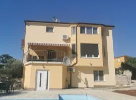 Family friendly apartments with a swimming pool Kastel, Central Istria - Sredisnja Istra - 21309