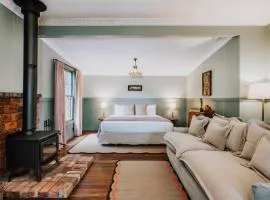 Black Springs - A Romantic Bushland Escape