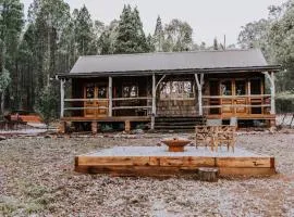 The Gully - Dreamy Cabin on Acres of Outback Charm
