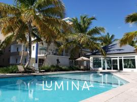 Lumina at Jardines Punta Cana Village，位于蓬塔卡纳国际机场 - PUJ附近的酒店