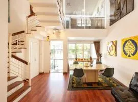 420 House- up to 10 guests in central Bangkok.