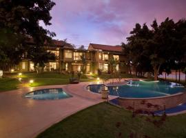 Waterwoods Lodge Kabini，位于Begūr的酒店