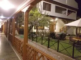 Hotel Kang Lha Chen