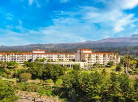 西归浦肯辛顿度假酒店，位于西归浦市的自助式住宿