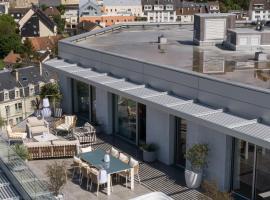 My Rooftop Caen - Appt avec Jacuzzi，位于凯恩的带按摩浴缸的酒店