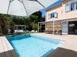 Villa Acacias - Au coeur de Saint-Tropez，位于圣特罗佩的度假屋