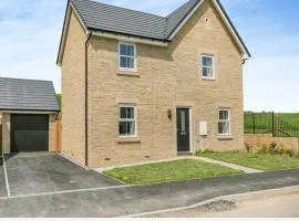 The Neal's 4 Bedroom House in Buxton Sleeps 8