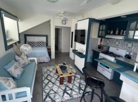 Scarlett Studios 2 - US Embassy Appt 7 mins drive-Lloyd Erskine Sandiford Centre & Ross Uni 5 mins drive - Only the 1 night package includes Airport and Embassy roundtrip