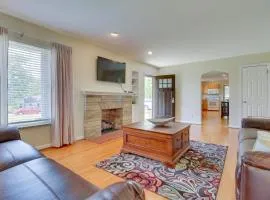 Home w/ Hot Tub + Deck ~ 3 Mi to Ark Encounter!