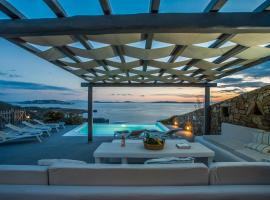 Villa Alitis by Mykonos Rocks，位于米克诺斯城的海滩短租房