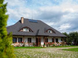 Casa Strabunicului，位于Pîrteştii de Sus的酒店