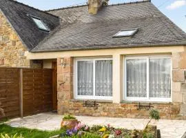 Cozy Home In Quemperven With Wifi