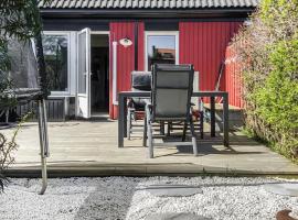 Lovely Home In Täby With Wifi，位于泰比的酒店