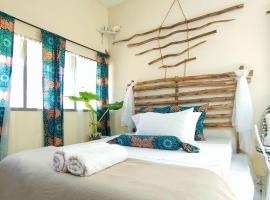 Palm Paradise Loft，位于迪亚尼海滩的度假短租房