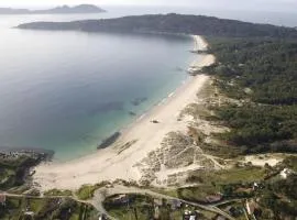 Cabaña rustica en plena naturaleza en playa de Nerga, Ría de Vigo,