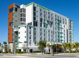 Wyndham Garden Miami International Airport，位于迈阿密迈阿密斯普林斯高尔夫球场城附近的酒店