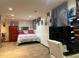 Garden Suite 30 Mins to NYC, Mins to EWR, Prudential Center, NJPACK，位于Belleville的酒店