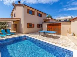 Stunning Home In Barbariga With Outdoor Swimming Pool