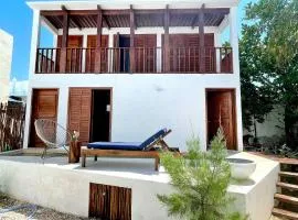 Bungalow Unico En Holbox Con Alberca Privada, En Una Propiedad Que Solo Tiene 3 unidades. B1