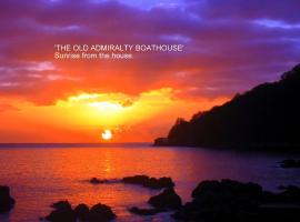 The Old Admiralty Boathouse - at Cawsand Beach，位于卡桑德的度假屋