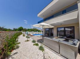 Villa Adriatic Sunrise，位于希贝尼克的酒店