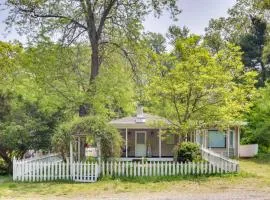 Gary Cottage with Outdoor Dining Areas - Near Beach!