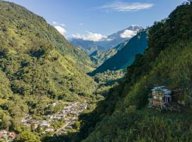 Cabaña Eco amigable en medio de la montaña.，位于Pastales的木屋