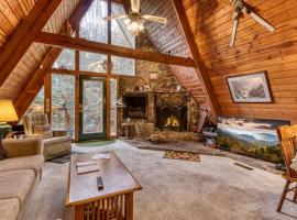 Mountain Springs Chalet，位于加特林堡的酒店