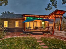 Fort Collins Vacation Rental with Private Hot Tub!，位于柯林斯堡的酒店