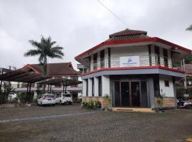 Sinergi Hotel Tretes，位于岩望的酒店