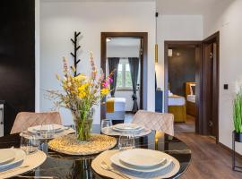 TEONA Luxury Apartment with 2 rooms and terrace sea view，位于萨利的家庭/亲子酒店