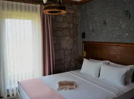 Le Petit Hotel ve Bağ Evi