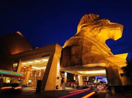 SUNWAY LAGOON/PYRAMID/UNIVERSITY l 6-15pax l，位于八打灵再也的乡村别墅