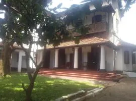 College House Close to Fort