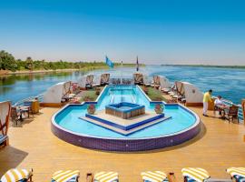 Sonesta St George Nile Cruise - Luxor to Aswan 4 Nights from Monday to Friday，位于卢克索东岸的酒店