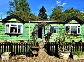 Lakeland Lodge with private Hot Tub and fishing