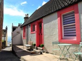 Dookers Nook- Quirky coastal cottage Pittenweem，位于皮滕威姆的酒店