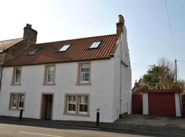 Woods Neuk-stunning character cottage East Neuk，位于皮滕威姆的酒店