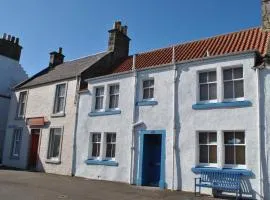 Sand And Sea Cottage- lovely family home Crail