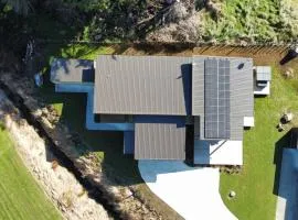 5 Bedroom, Solar on Snowmass Ohakune, Yellow Door