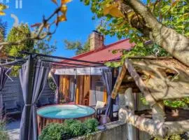 STRÓŻÓWKA SKI&SPA Domek nad rzeką z ogrodem i jacuzzi,narty.