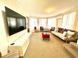 3 Bedroom Town house near Gosford CBD Sleeps 6 plus