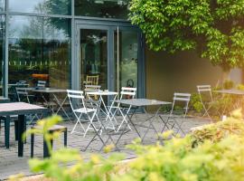 Hôtel Akena Reims Bezannes，位于兰斯的酒店