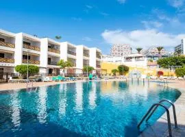 Neptuno Pool and beach private access