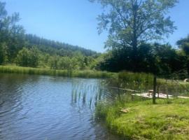 Rancho „Czajone na pigwowcu”，位于Lelkowo的酒店