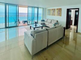 Beach Front Penthouse in Exclusive Tower，位于圣多明各的海滩短租房