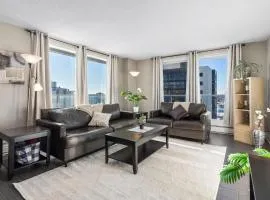 Superb 2 bedroom downtown with river view