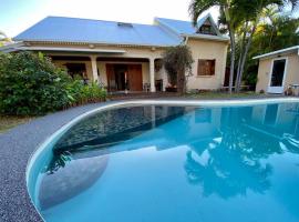 Très belle villa,piscine chauffée, jacuzzi,hammam.，位于埃唐萨莱莱班海滩的酒店