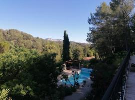 Magnifique villa avec piscine，位于拉·包伊拉迪塞的酒店