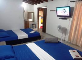 Yellow House Hostel，位于麦德林的青旅